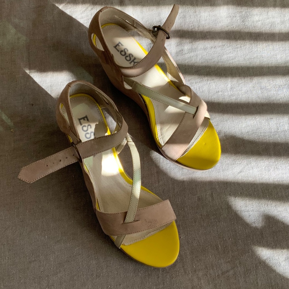 Esska Wedges, Grey/Yellow, NIB, Size 39